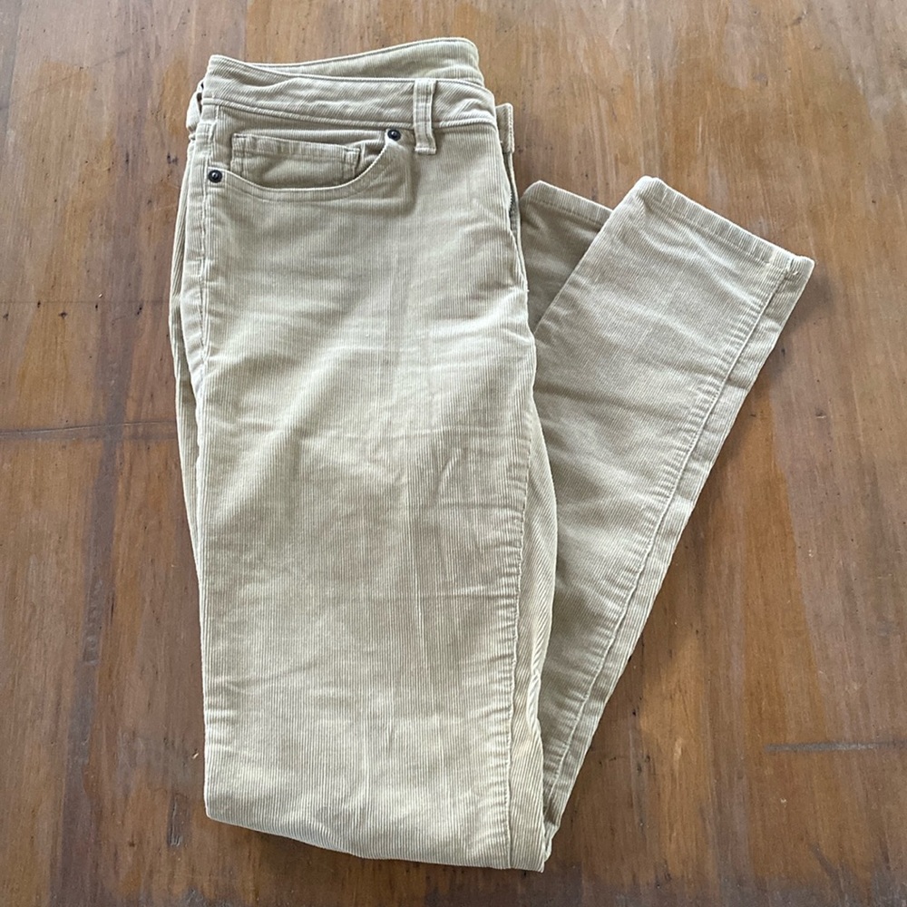 Patagonia tan low rise skinny leg corduroy pants